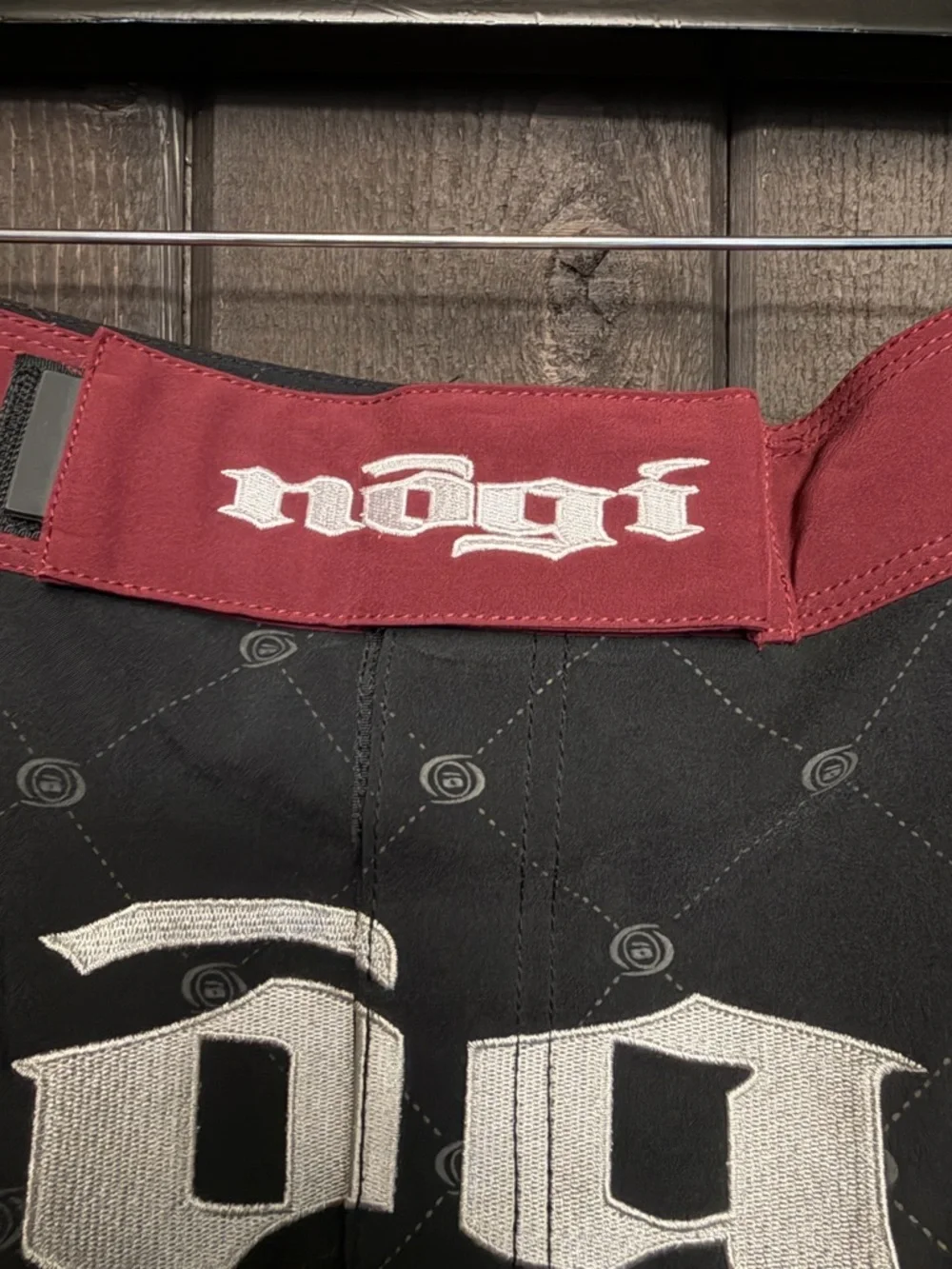 Mens NoGi MMA Jiu Jitsu Martial Arts Fight Shorts Kingpin Sz 40 EUC B Blk/rd/gry
